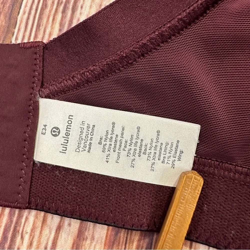 Lululemon Athletica Women’s Run Times Sports Bra Burgundy Size E34